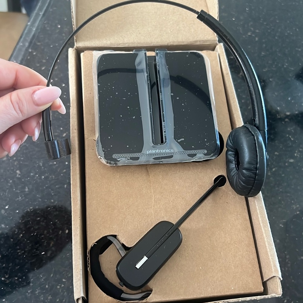 Plantronics Wireless headset